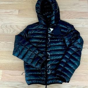 Moncler men’s puffer Louzet down coat size 4 retails for $1300